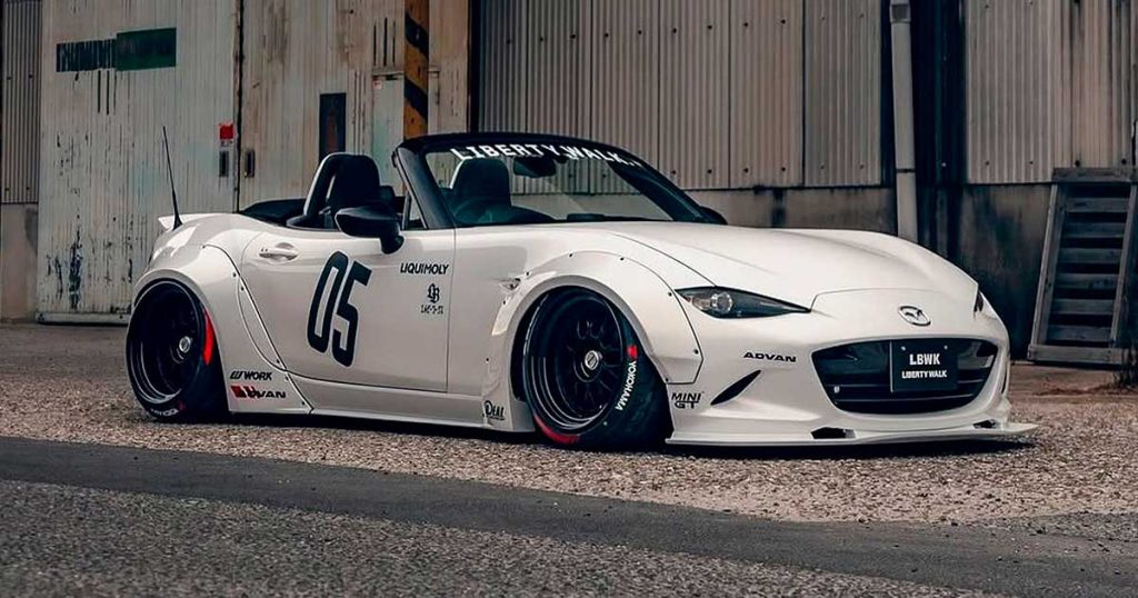 Liberty Walk le brinda un aire más agresivo al Mazda Miata MX 5 Fuel