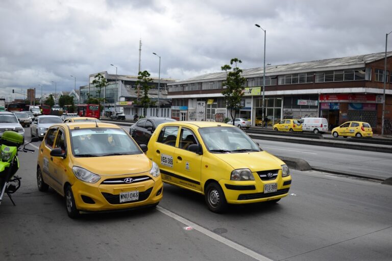 “El abuso amarillo” del paro de taxistas en el país
