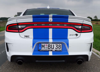 Charger Hellcat Widebody Autobahn