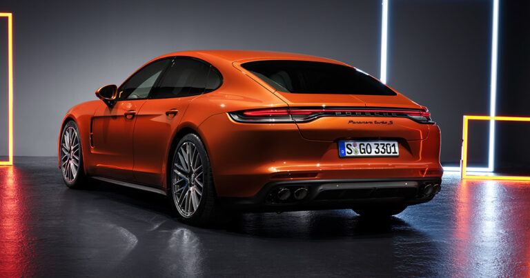 Porsche Panamera 2021