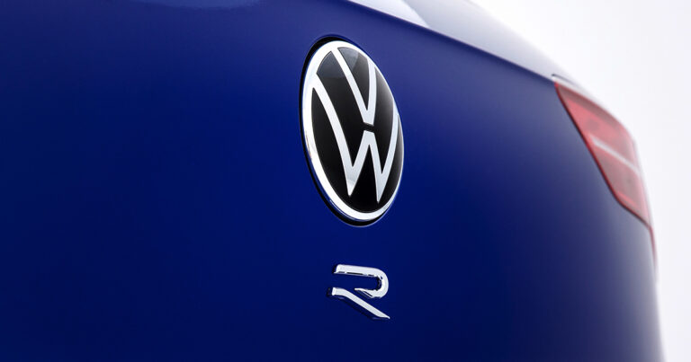 Volkswagen Golf R teaser