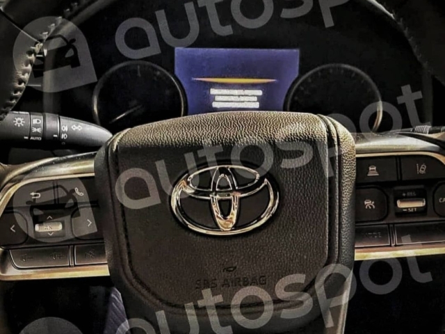 Toyota Land Cruiser espiado