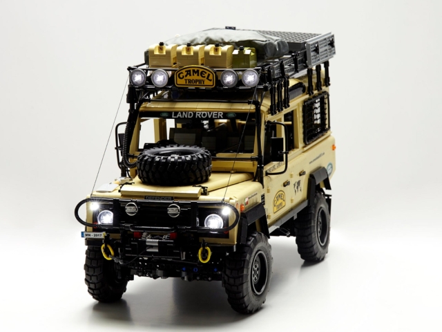 Land-Rover-Lego-1