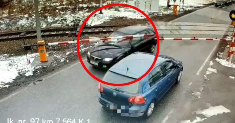 Mazda tren decapitado