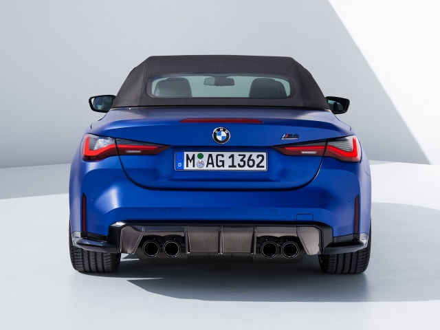 BMW M4 Competition Convertible 9
