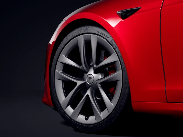 Tesla Model S Plaid 9