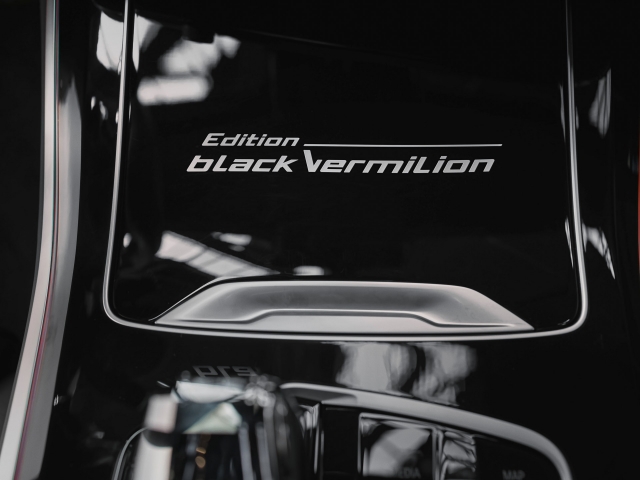 BMW Black Vermilion