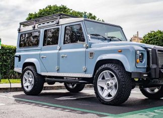 Land Rover Defender restomod Tesla