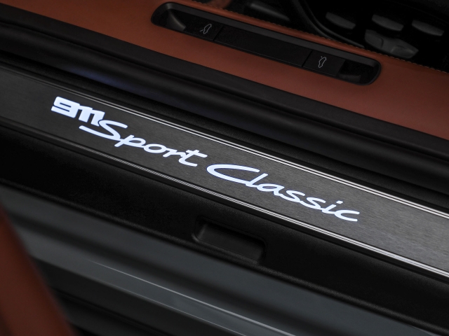Porsche 911 Sport Classic 11