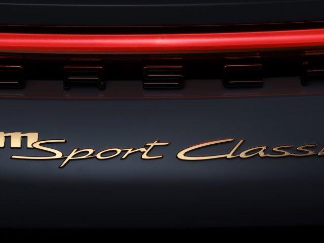 Porsche 911 Sport Classic 12