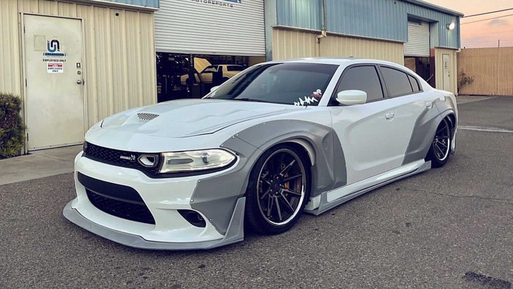 Dodge Charger widebody