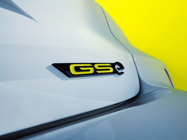 Opel-Astra-GSe-híbrido