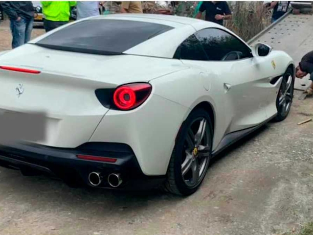 Subasta-Ferrari-Colombia