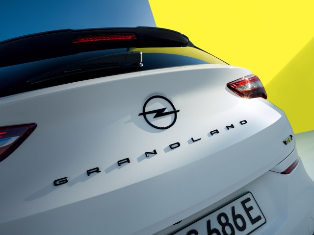 Opel-Grandland-GSe-híbrido