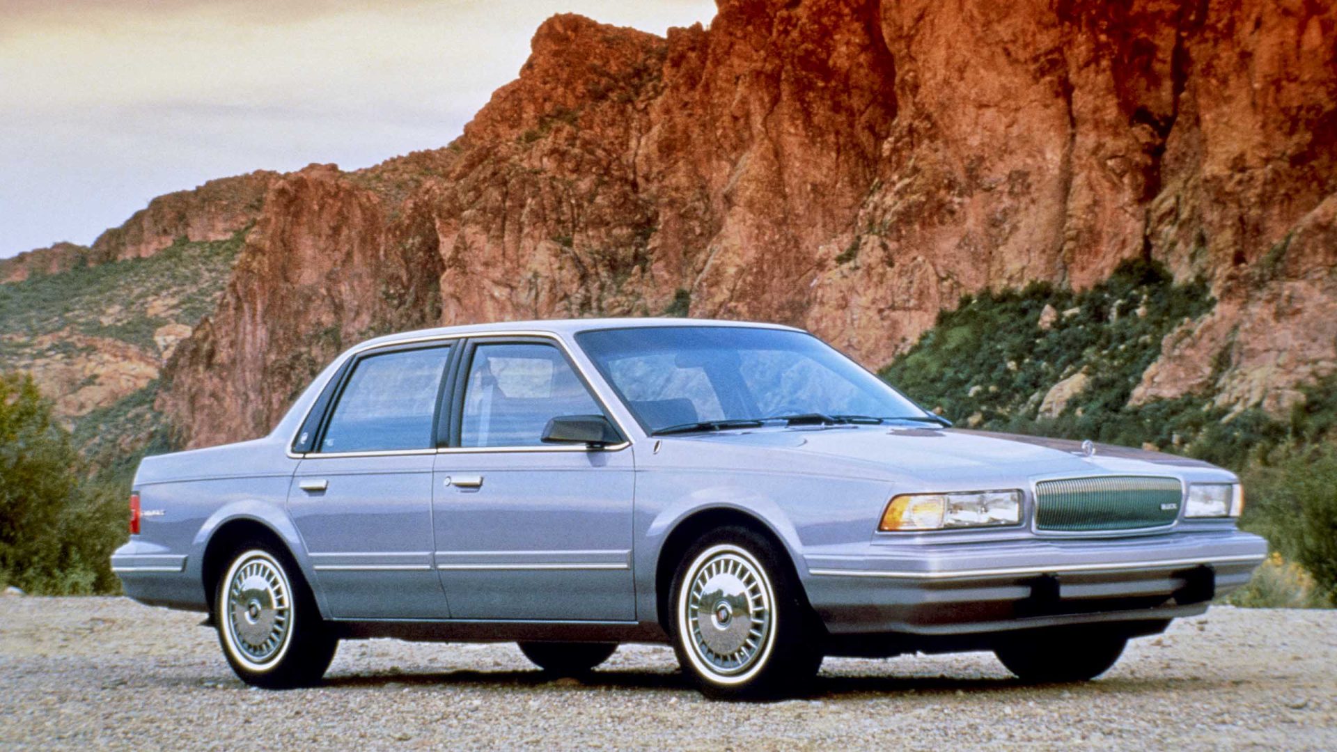 El Buick Century revive en China, y ahora es una minivan de ultra lujo