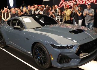 Primer-Ford-Mustang-2024-subasta