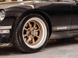 Datsun-240Z-MZR-Evolution-restomod