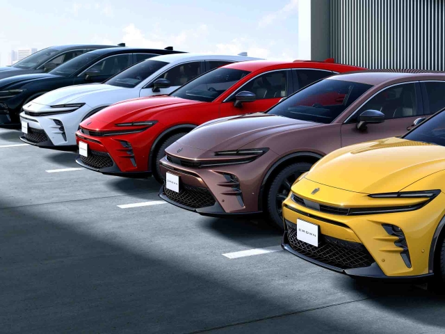 Toyota-Crown-Sport-híbrido-Japón