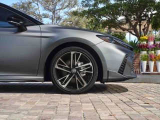 Toyota-Camry-2025