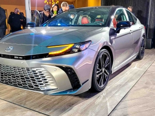 Toyota-Camry-2025