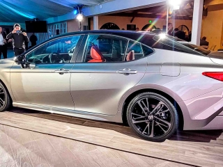 Toyota-Camry-2025
