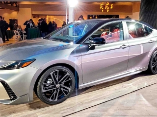 Toyota-Camry-2025