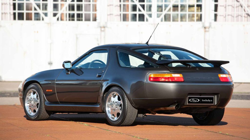 Porsche-928-flachbau