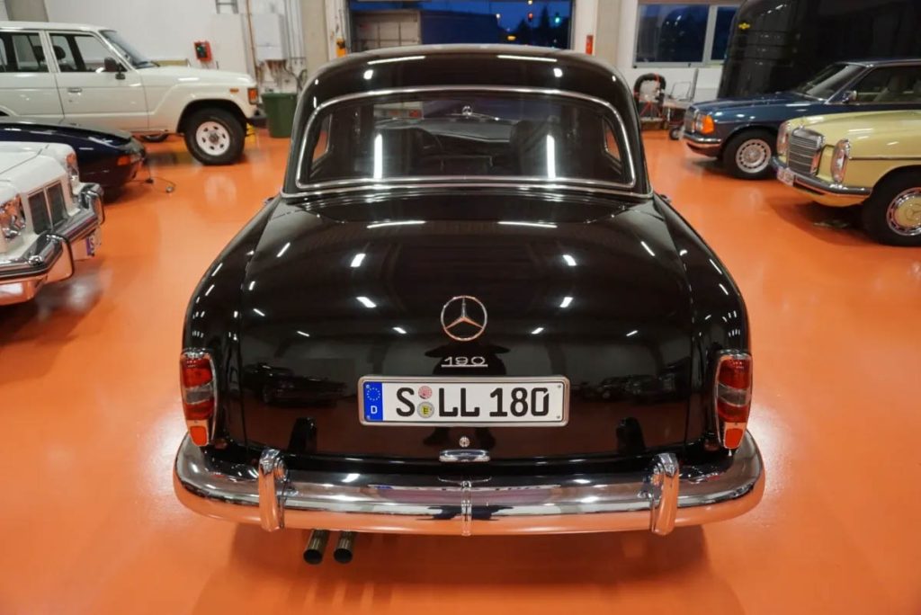 Mercedes-Benz-Ponton-190E