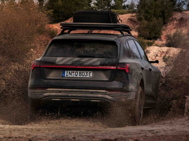 Audi-Q8-e-tron-Dakar