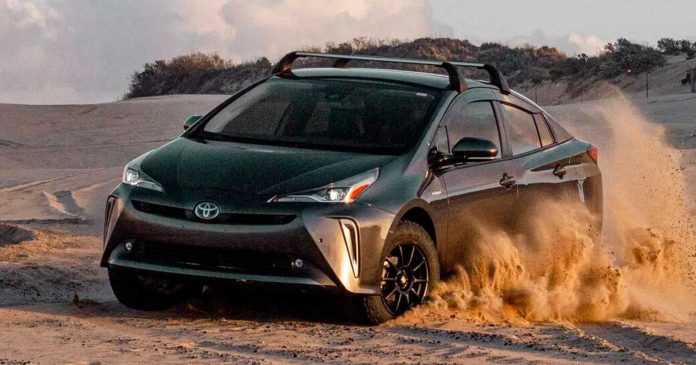 Toyota-Prius-off-road