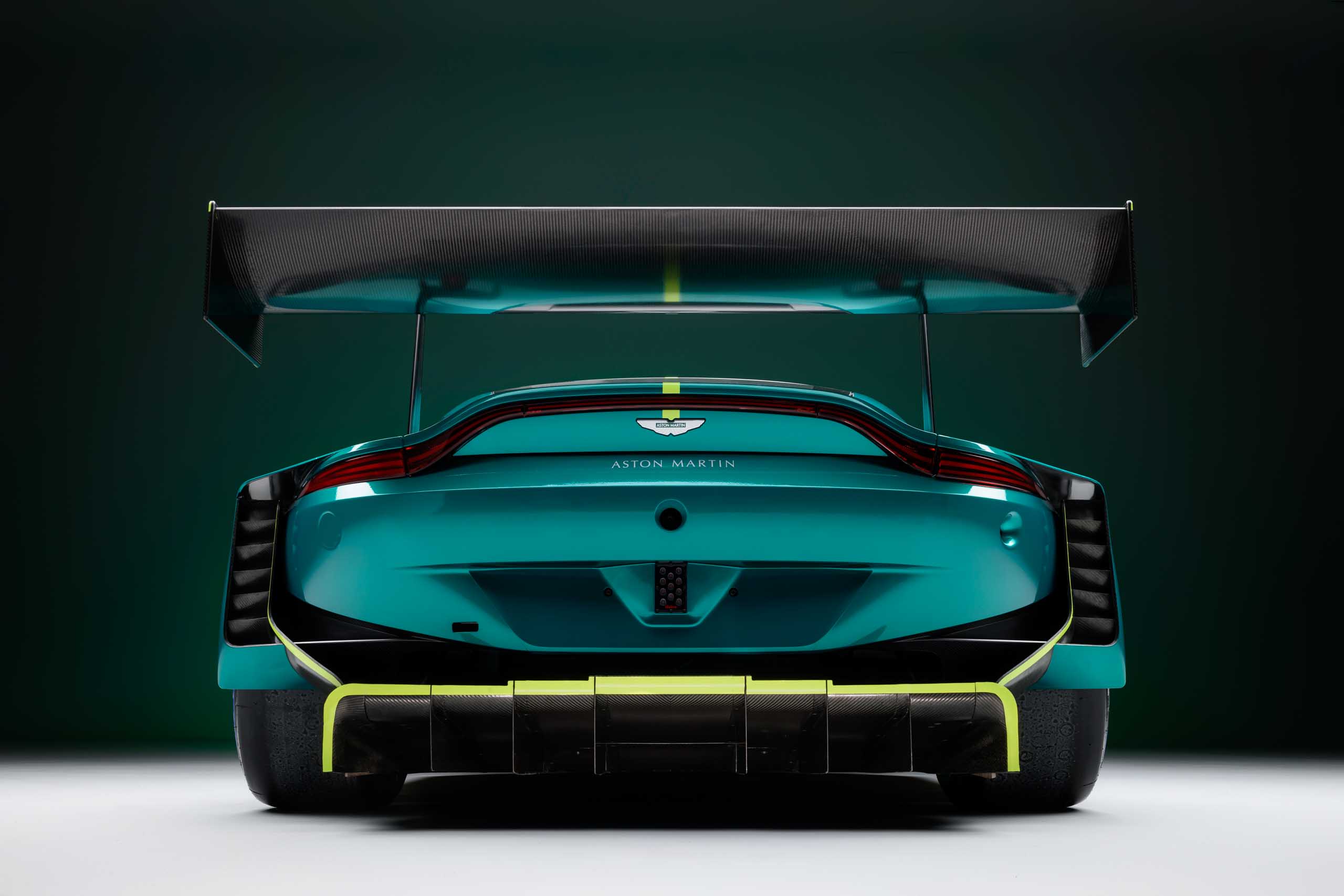 Aston-Martin-Vantage-GT3