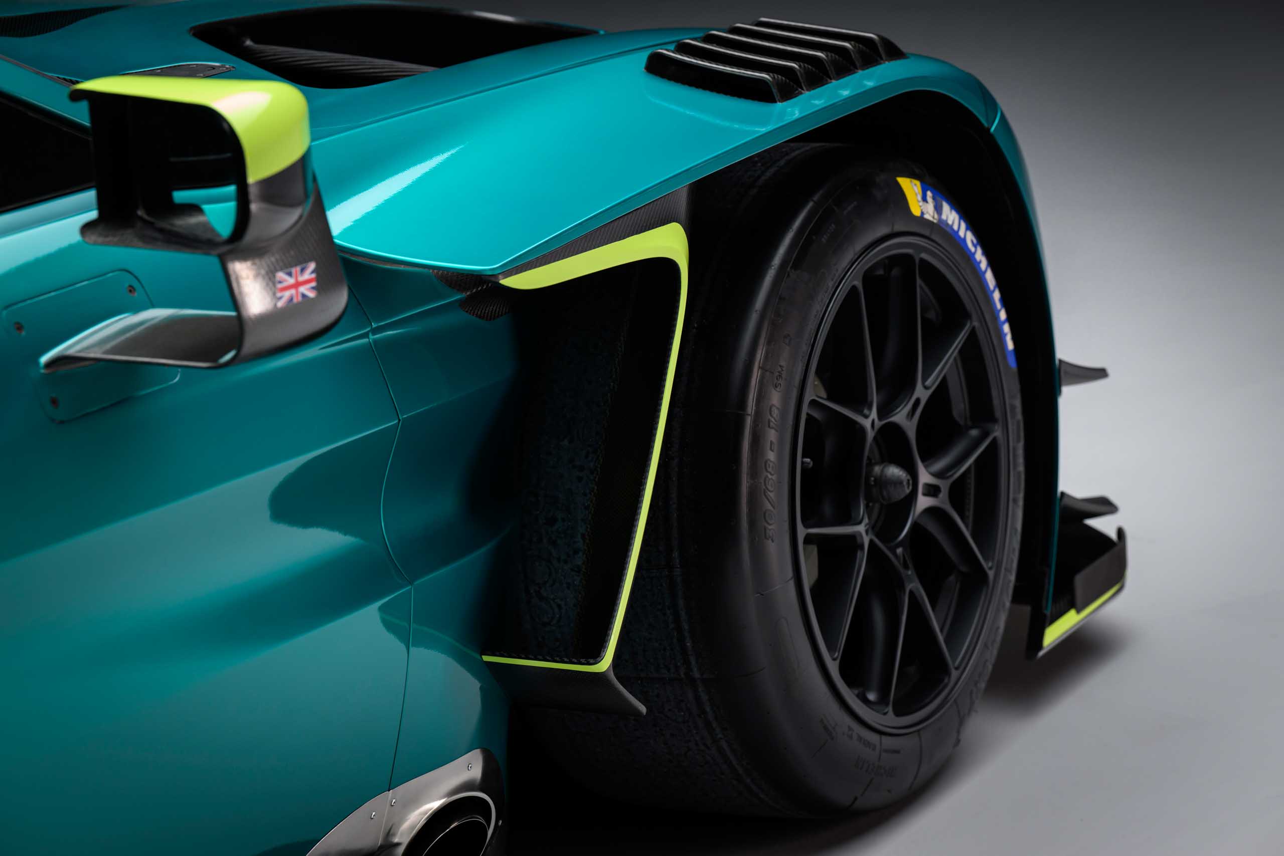 Aston-Martin-Vantage-GT3