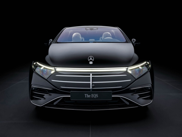 Mercedes-Benz-EQS-2025