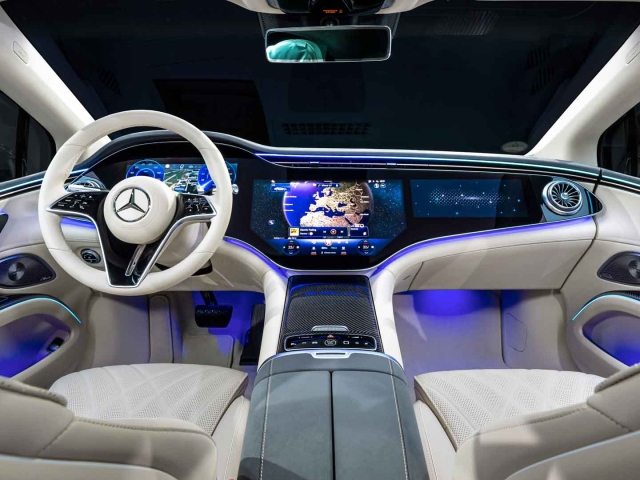 Mercedes-Benz-EQS-2025