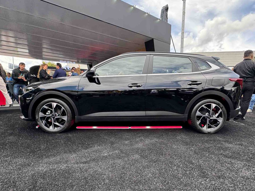 Así es el Kia K3 Cross 2025, el hatchback con aire aventurero que llega