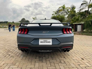Ford-Mustang-2024-Colombia