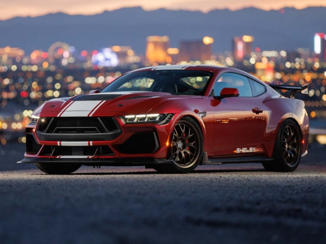 Ford-Mustang-Shelby-Super-Snake