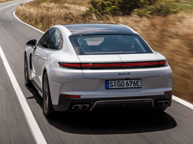 Porsche-Panamera-Turbo-S-E-hybrid