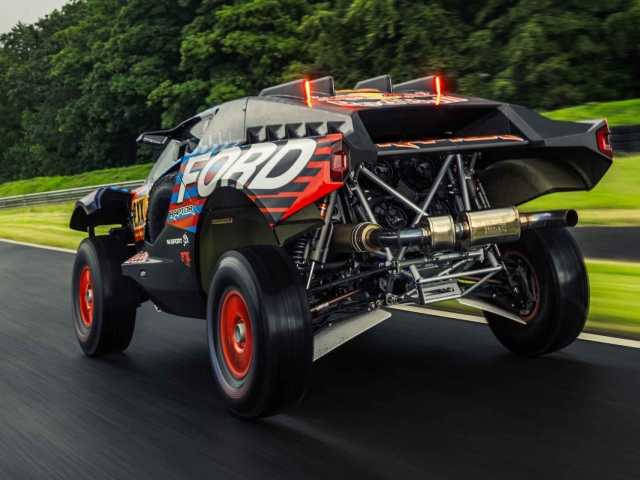 Ford-Raptor-Dakar