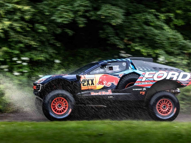 Ford-Raptor-Dakar