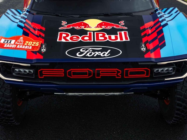 Ford-Raptor-Dakar