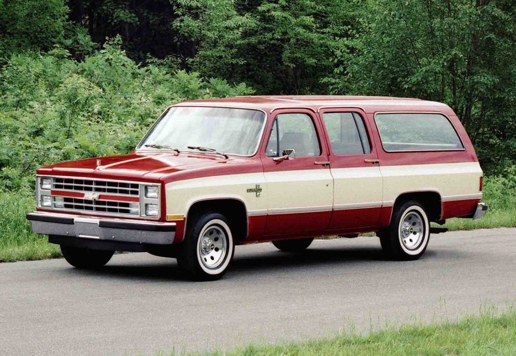 Chevrolet-Suburban-retro