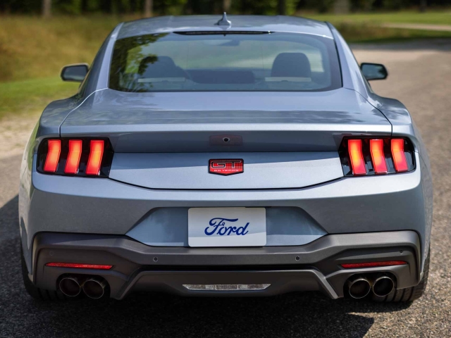 Ford-Mustang-60-años-retro