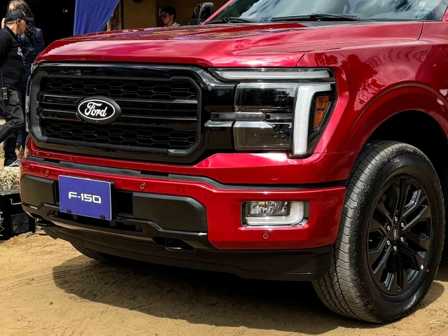 Ford-F-150-híbrida-2025-Colombia