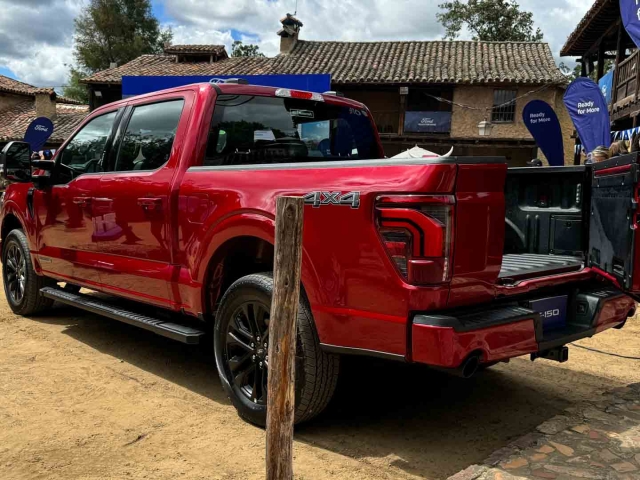 Ford-F-150-híbrida-2025-Colombia