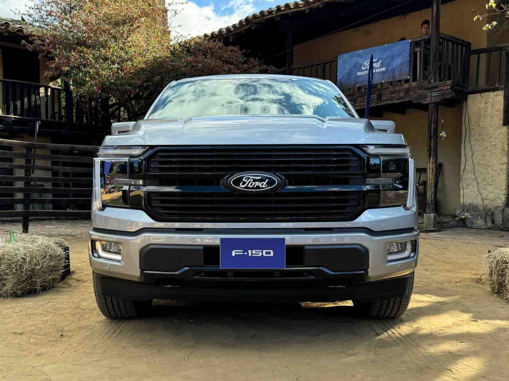 Ford-F-150-híbrida-2025-Colombia