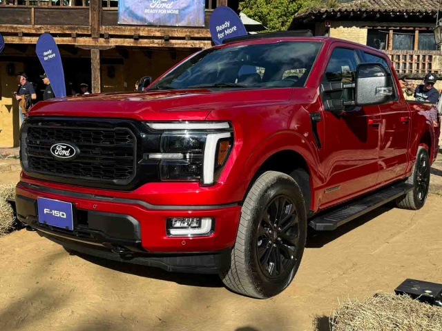 Ford-F-150-híbrida-2025-Colombia