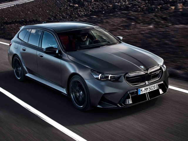 BMW-M5-Touring-2025