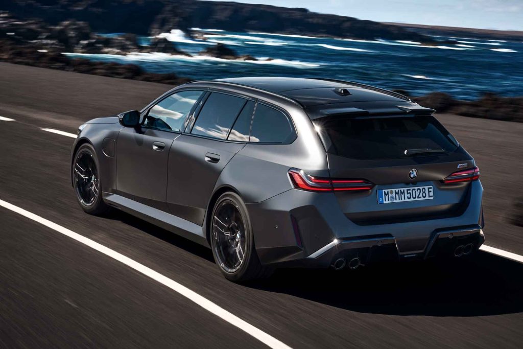 BMW-M5-Touring-2025