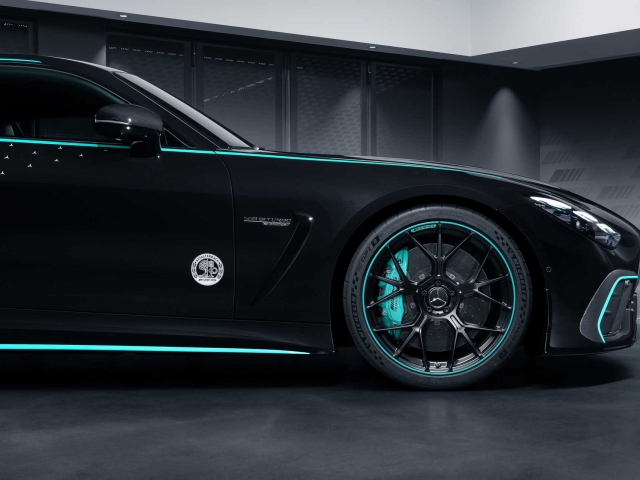 Mercedes-AMG-GT-63-F1-Petronas